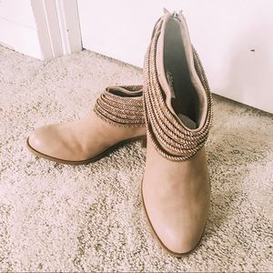 NWOT! BCBG Generation Tan Suede Shoeties-Size 10
